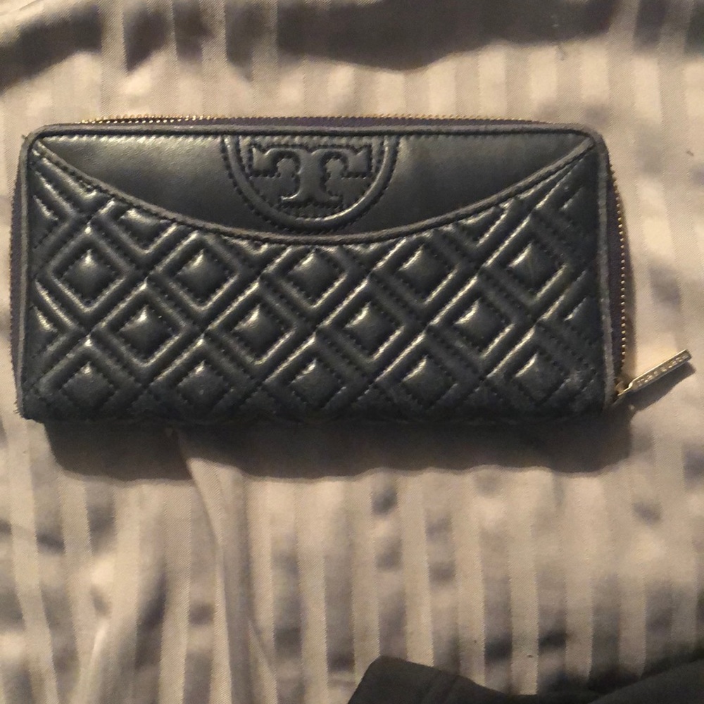Tory Burch wallet.